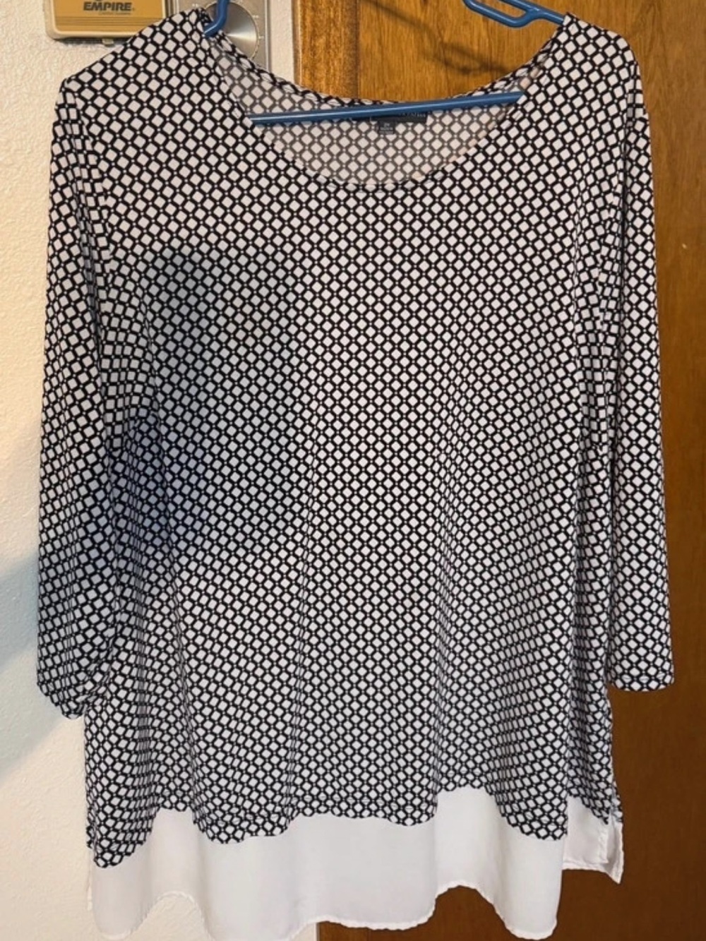 Adrianna Papell Black & White Geometric Layered-Hem Tunic